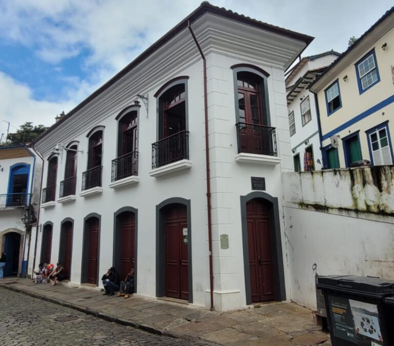 9d37f6cfb5b7fe79c3a0e81c9011f9b7