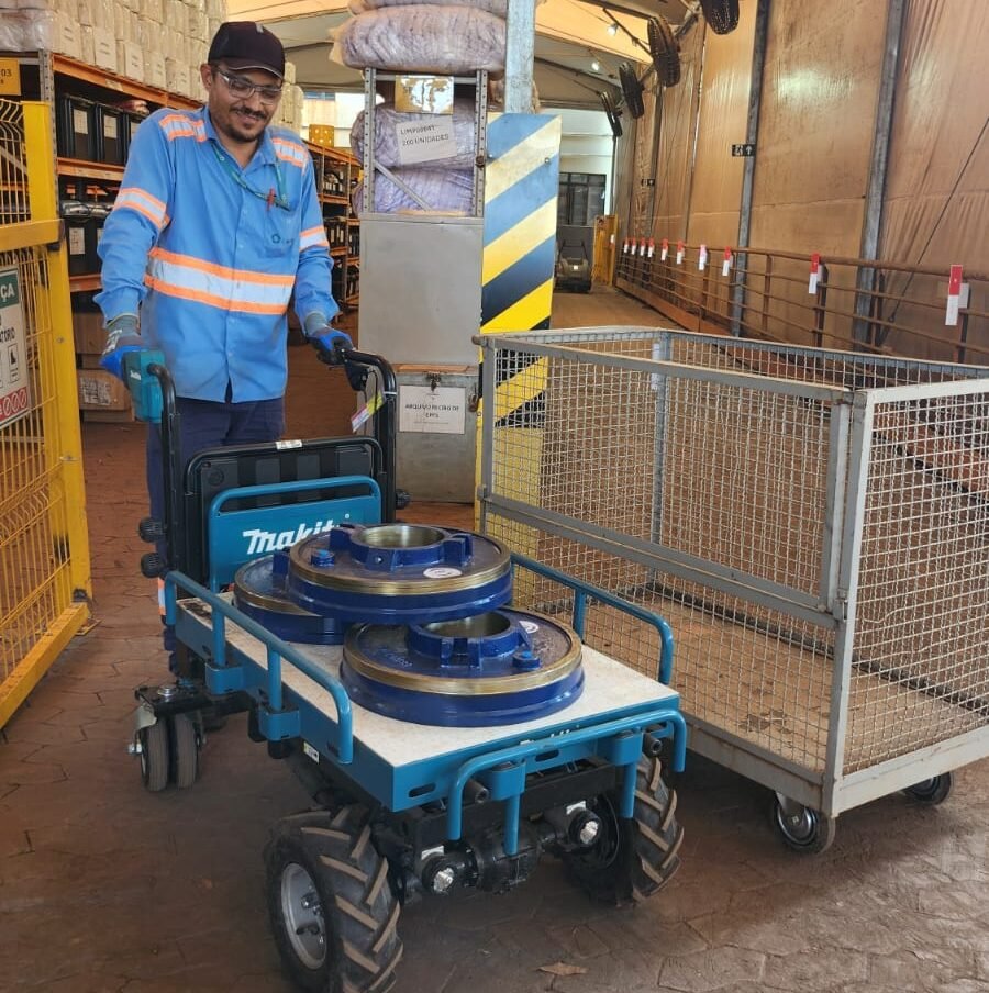 J. Mendes inova com loja autônoma e equipamentos elétricos